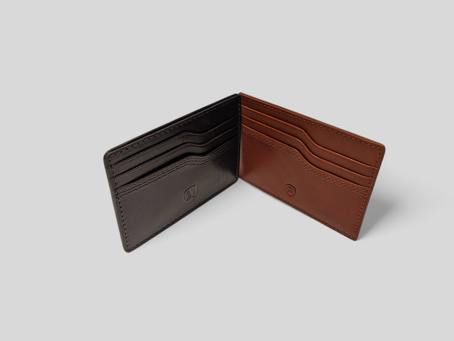 Carlo, schlanker Cardholder im Querformat 7 x 10 cm